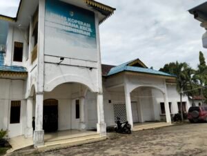 "TUGAS MENDADAK ATAU ALASAN? Kadis Hakim Lari dari IWO – Bimtek Rp4,5 Miliar Dipecah-pecah Mirip Markup Anggaran"